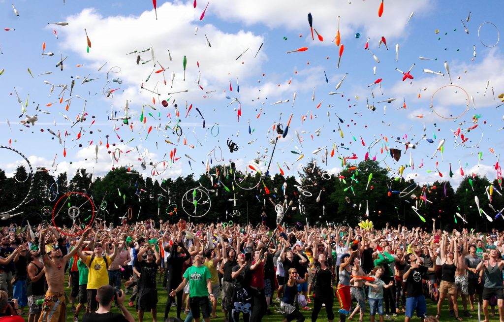 Publikum på festival.